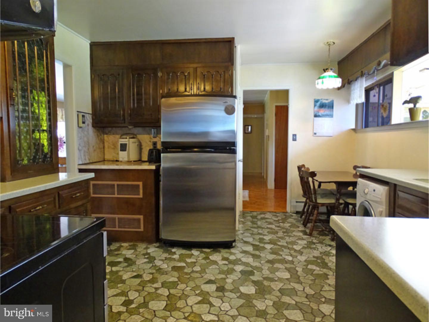73 Red Ridge Road Levittown, PA 19056 - Photo 4 of 25 Kitchen