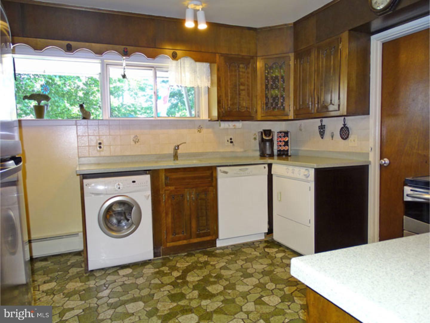 73 Red Ridge Road Levittown, PA 19056 - Photo 6 of 25 Kitchen