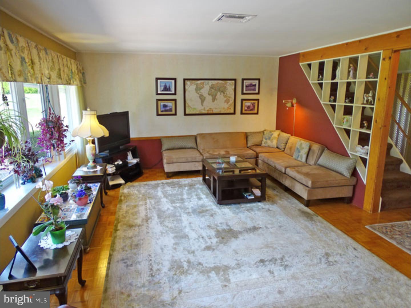 73 Red Ridge Road Levittown, PA 19056 - Photo 10 of 25 Living Room