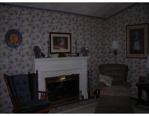 22 St Marys Road Burlington, MA 01803 - Photo 3 of 8 Gallery Image 3