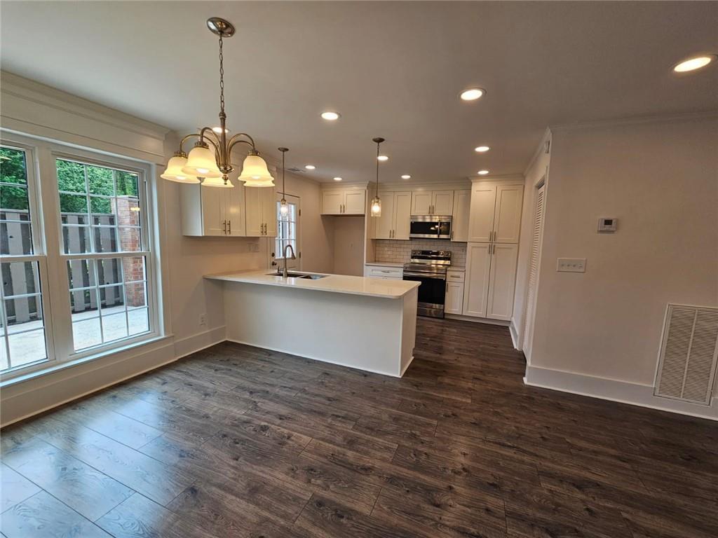 5 George Wythe Place Northwest Atlanta, GA 30318 - Photo 3 of 11