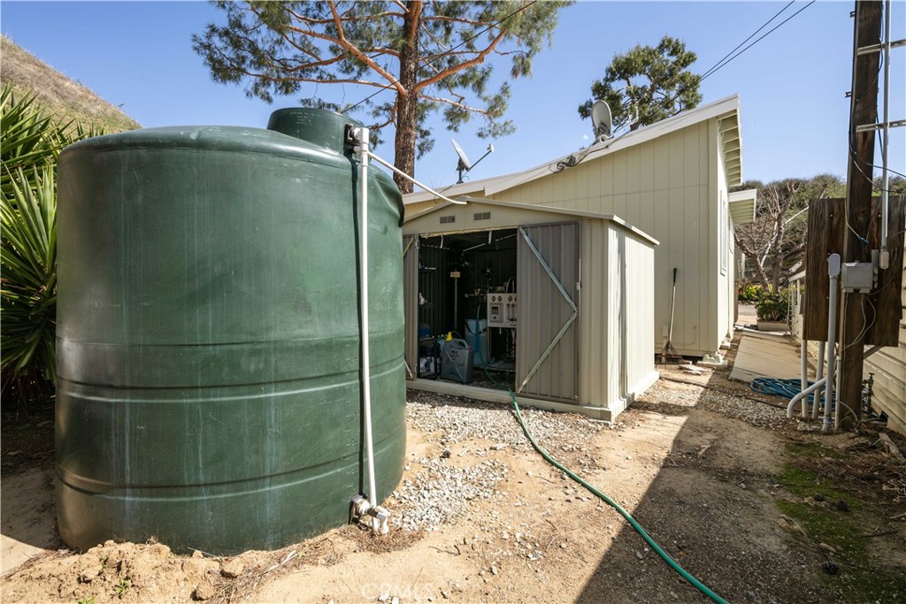 28274 San Martinez Grande Canyon Road Castaic, CA 91384 - Photo 44 of 48 a view of a house with a snow
