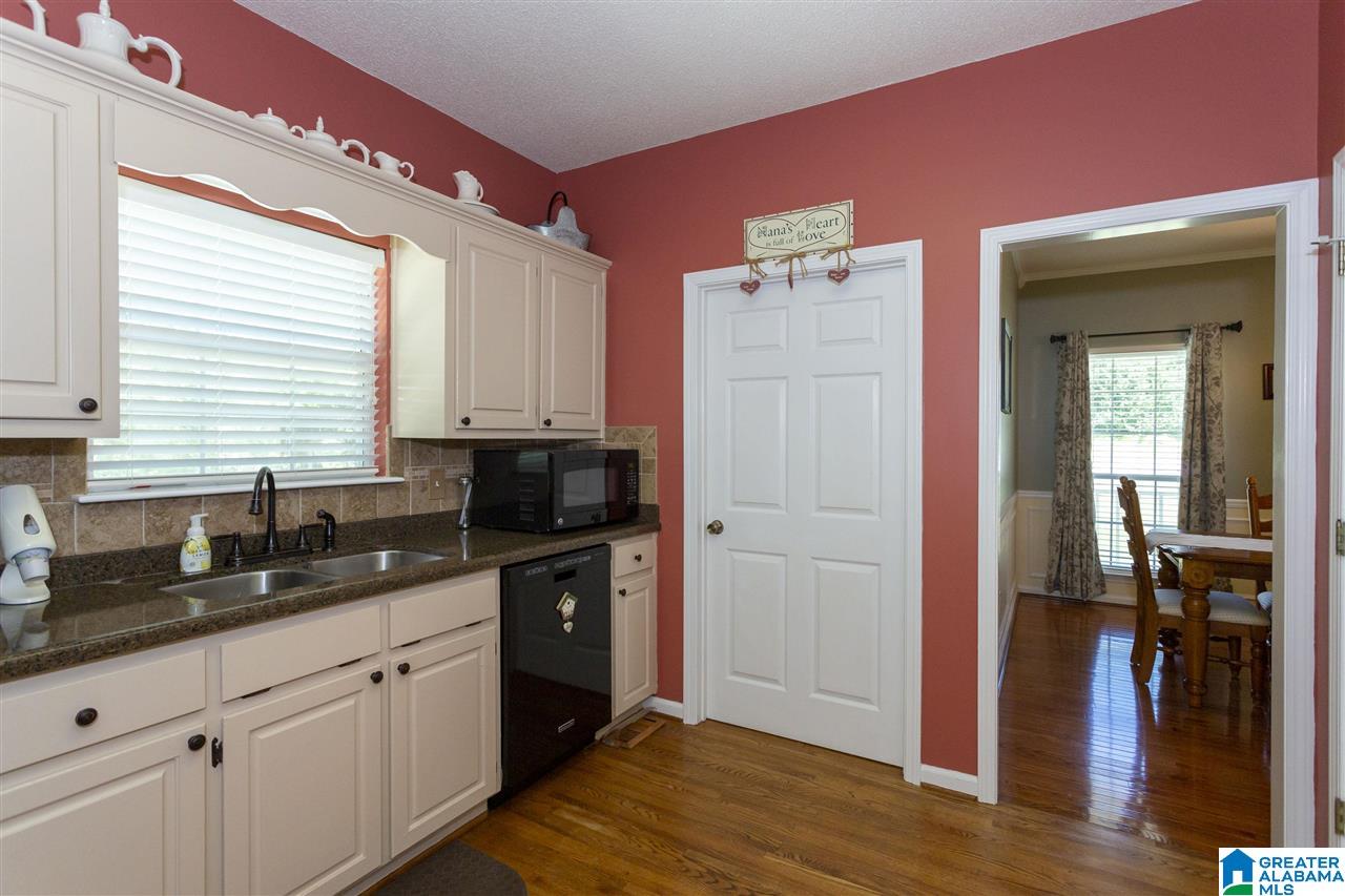 504 Grove Hill Trail Alabaster, AL 35007 - Photo 8 of 34