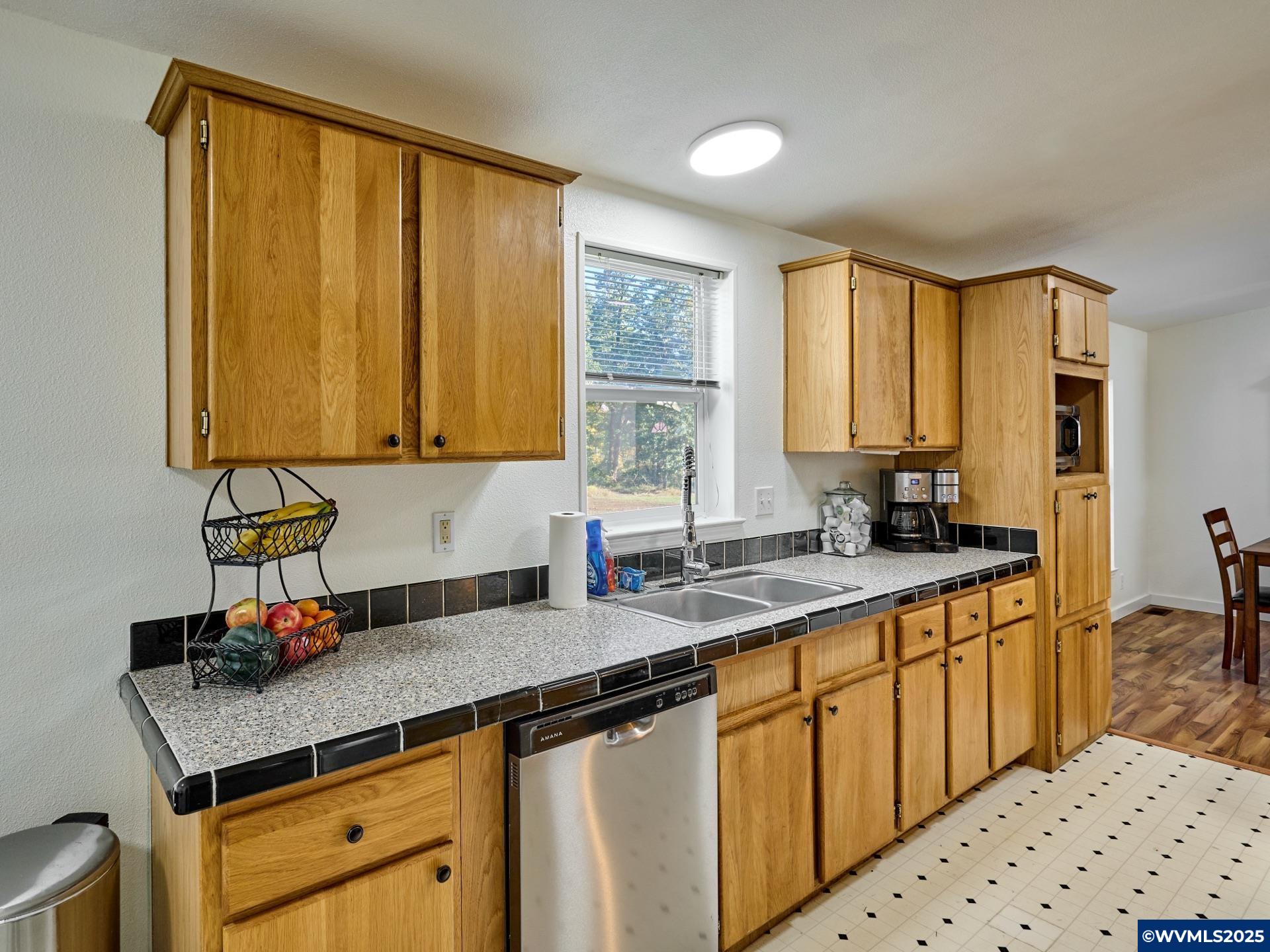 2168 Pioneer Road Dallas, OR 97338 - Photo 11 of 49 Gallery Image 11