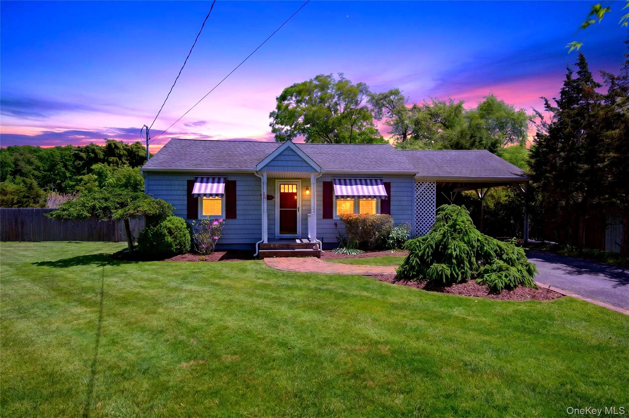 Adorable cottage by the sea