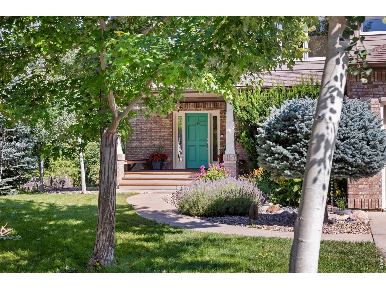 3966 Montclair Lane Boulder, CO 80301 - Photo 2 of 40 Inviting walkway to front door