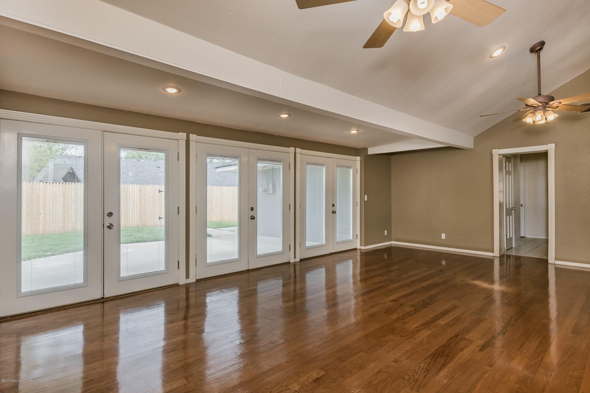 6400 Dreyfuss Road Amarillo, TX 79106 - Photo 13 of 25 013_Sun Room