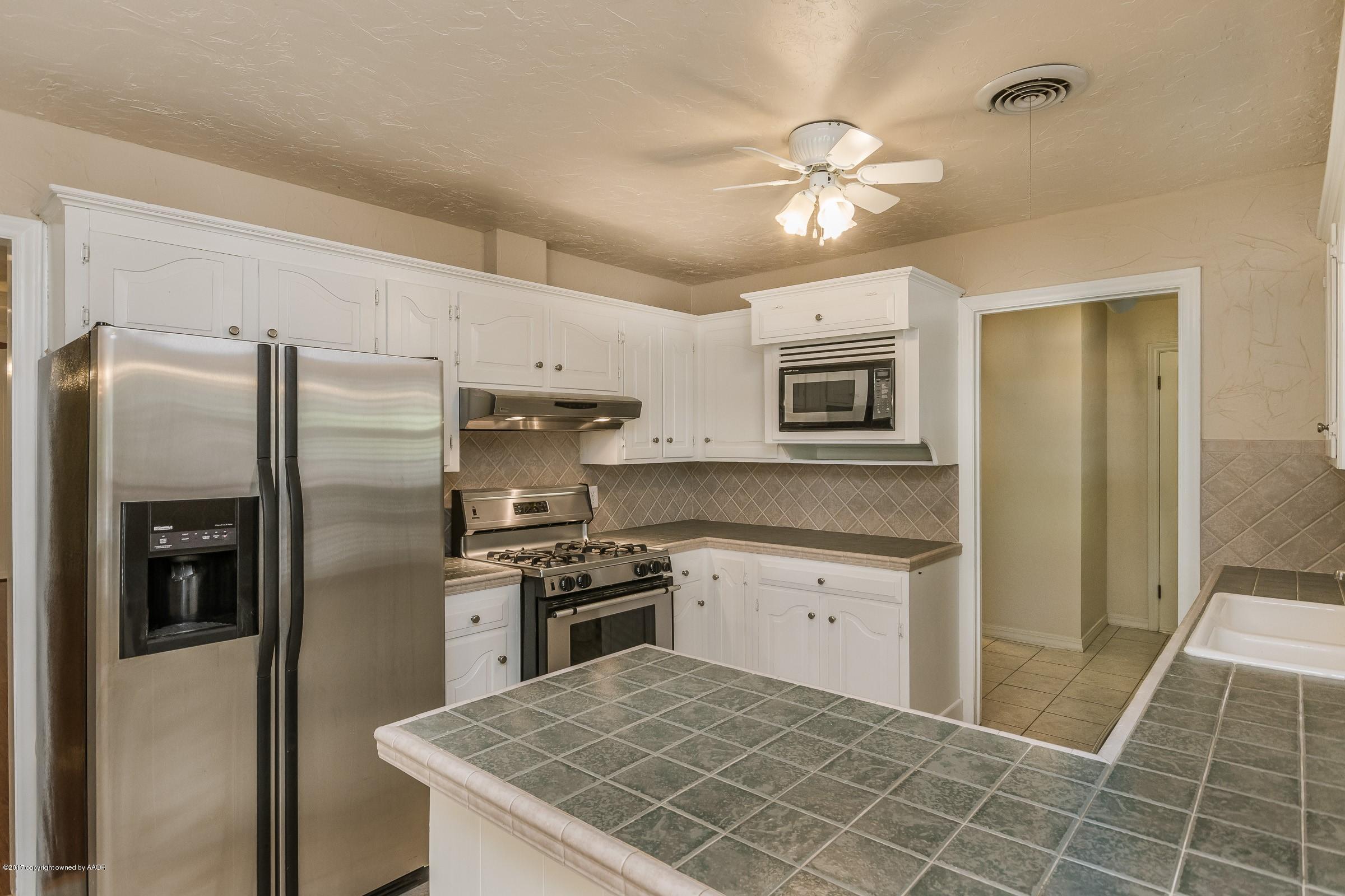 6400 Dreyfuss Road Amarillo, TX 79106 - Photo 6 of 25 006_Kitchen