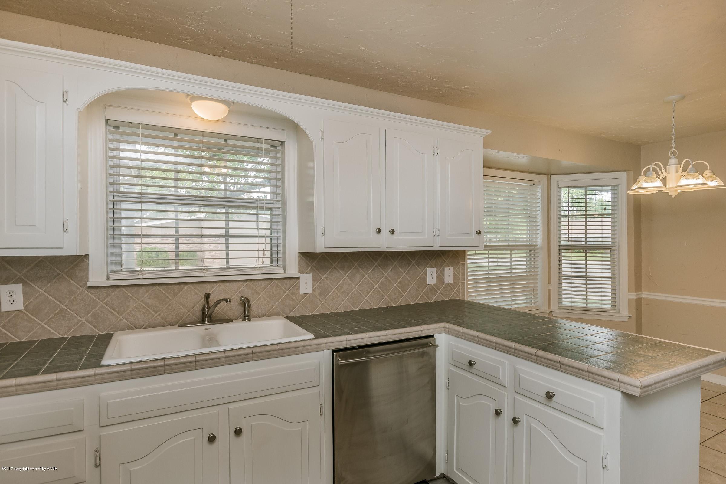 6400 Dreyfuss Road Amarillo, TX 79106 - Photo 7 of 25 007_Kitchen