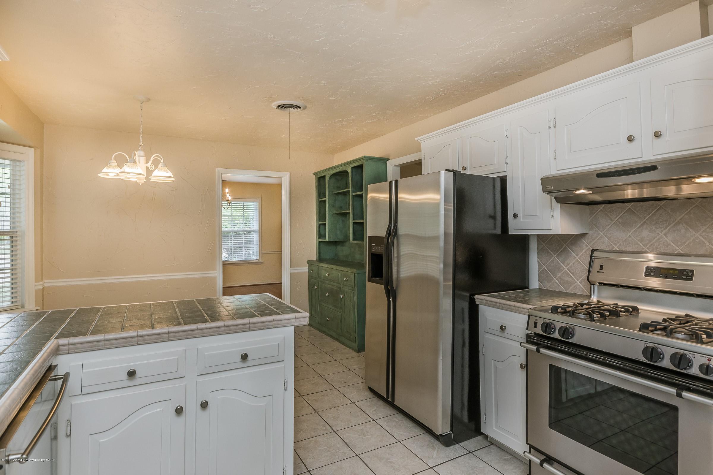 6400 Dreyfuss Road Amarillo, TX 79106 - Photo 8 of 25 008_Kitchen