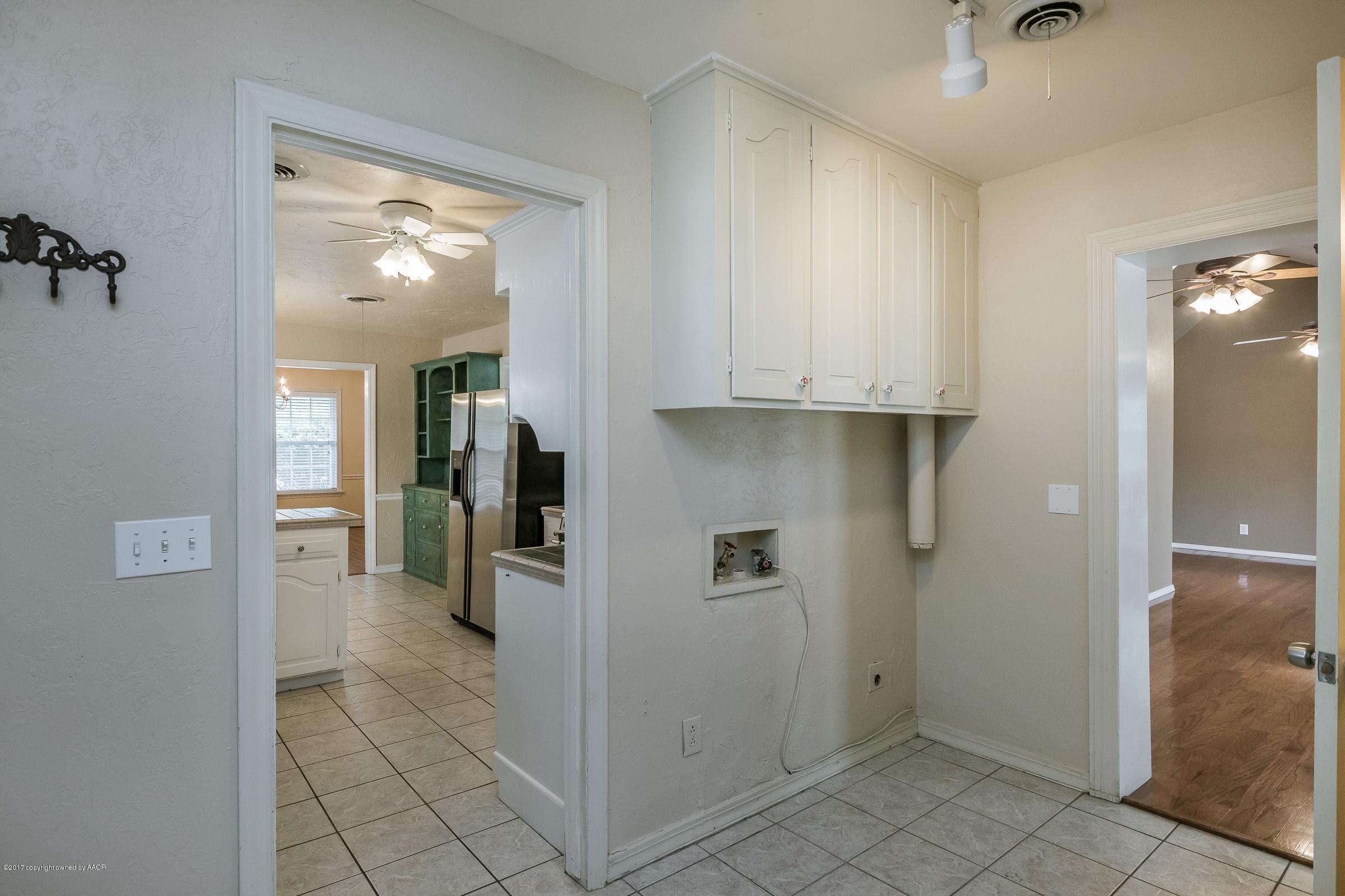 6400 Dreyfuss Road Amarillo, TX 79106 - Photo 10 of 25 010_Utility Room