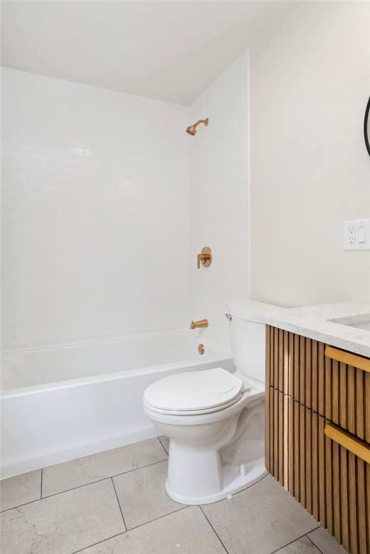 54 Grand View Street Providence, RI 02906 - Photo 28 of 43