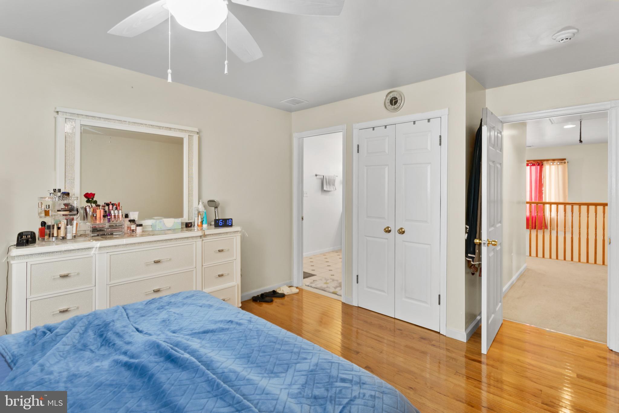 59 Bordentown Chesterfield Road Chesterfield, NJ 08515 - Photo 29 of 50 a spacious bedroom with a bed and a dresser