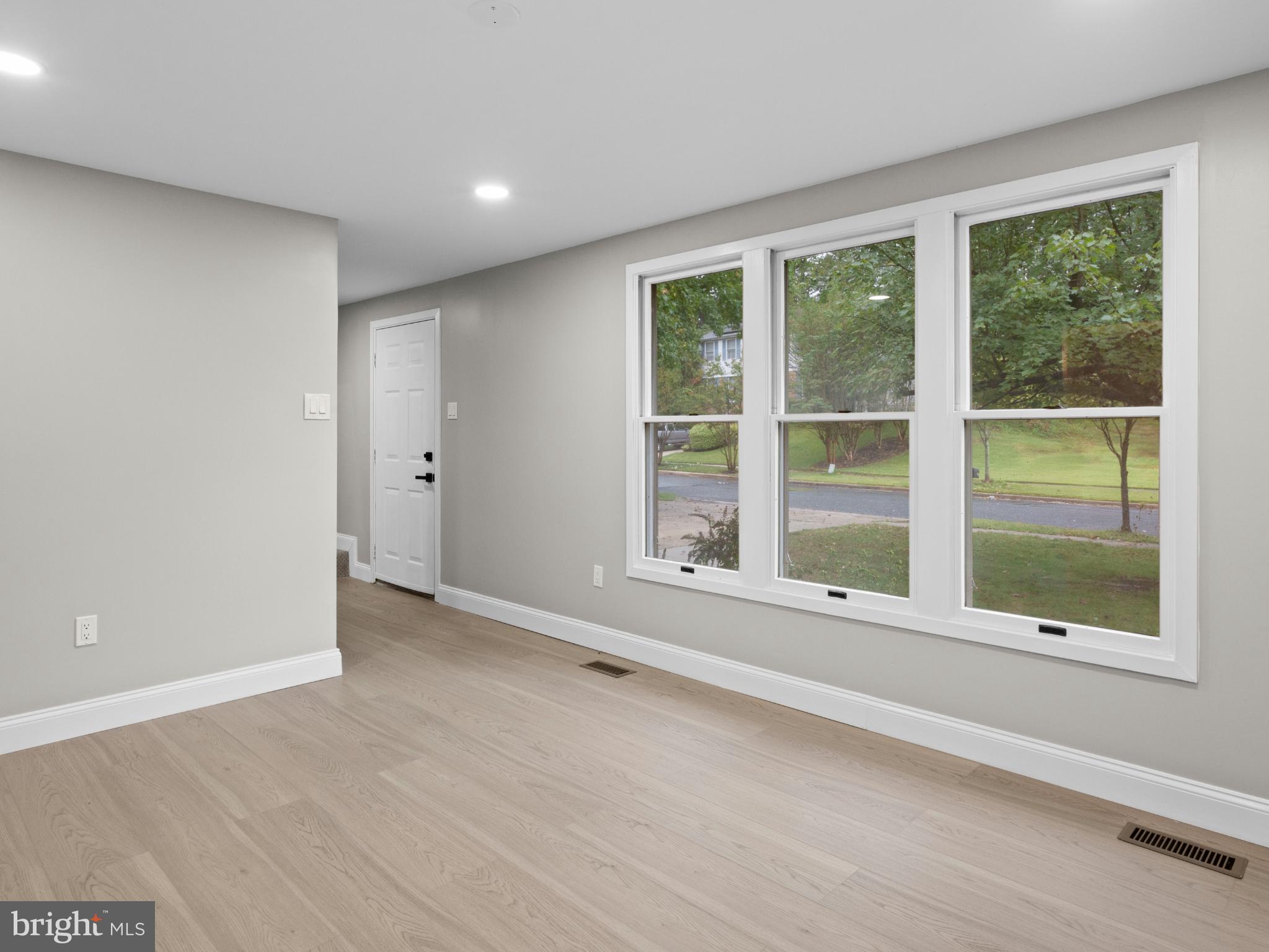 3317 Grayvine Lane Bowie, MD 20721 - Photo 5 of 36 an empty room with a window