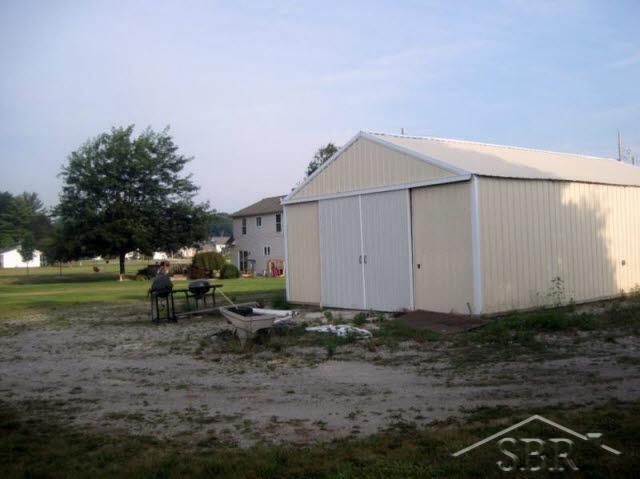 7545 Geddes Road Saginaw, MI 48609 - Photo 5 of 14 20035264-4.JPG