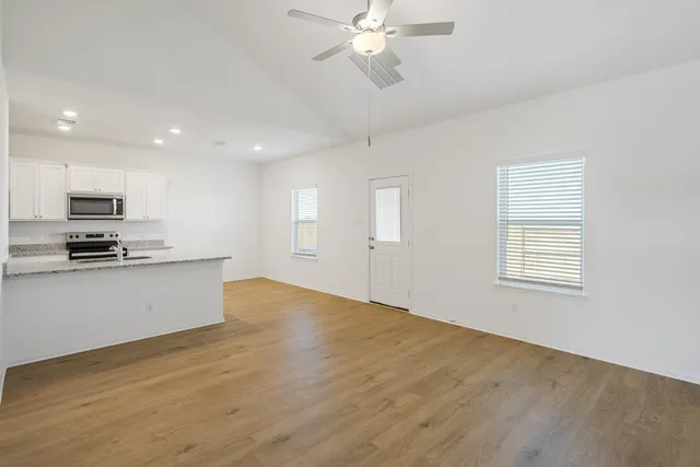 $235,900 | 116 Carmel Cyn Trail, Jarrell, TX 76537