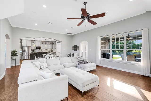 $789,999 | 11834 Bisonte Street, Needville, TX 77461