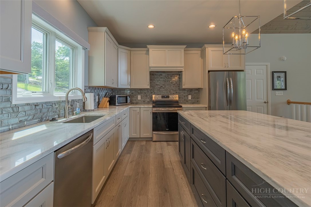 463 Ridge Road Glade Valley, NC 28627 - Photo 10 of 37