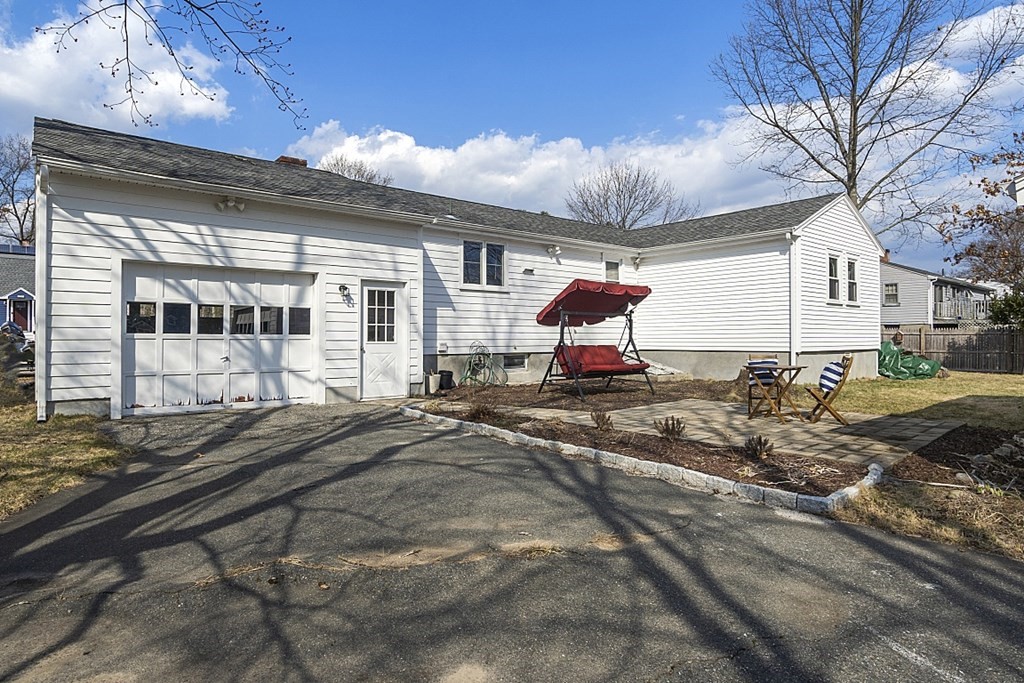 48 Nolte Road Billerica, MA 01821 - Photo 2 of 17