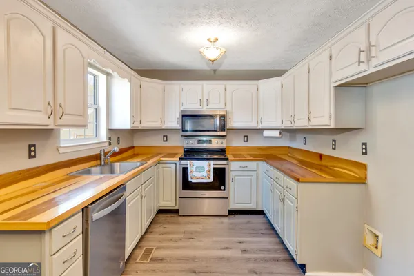$247,000 | 15 Brutis Drive, Rock Spring, GA 30739