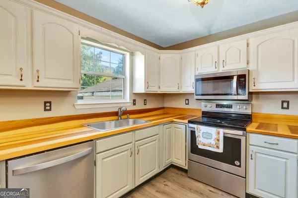 $247,000 | 15 Brutis Drive, Rock Spring, GA 30739