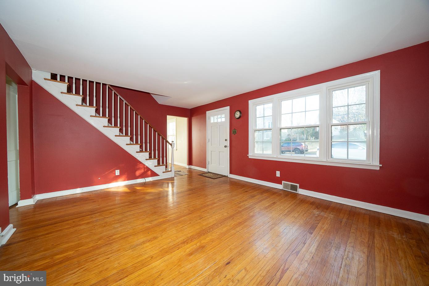 204 Golf Hills Road Havertown, PA 19083 - Photo 6 of 30
