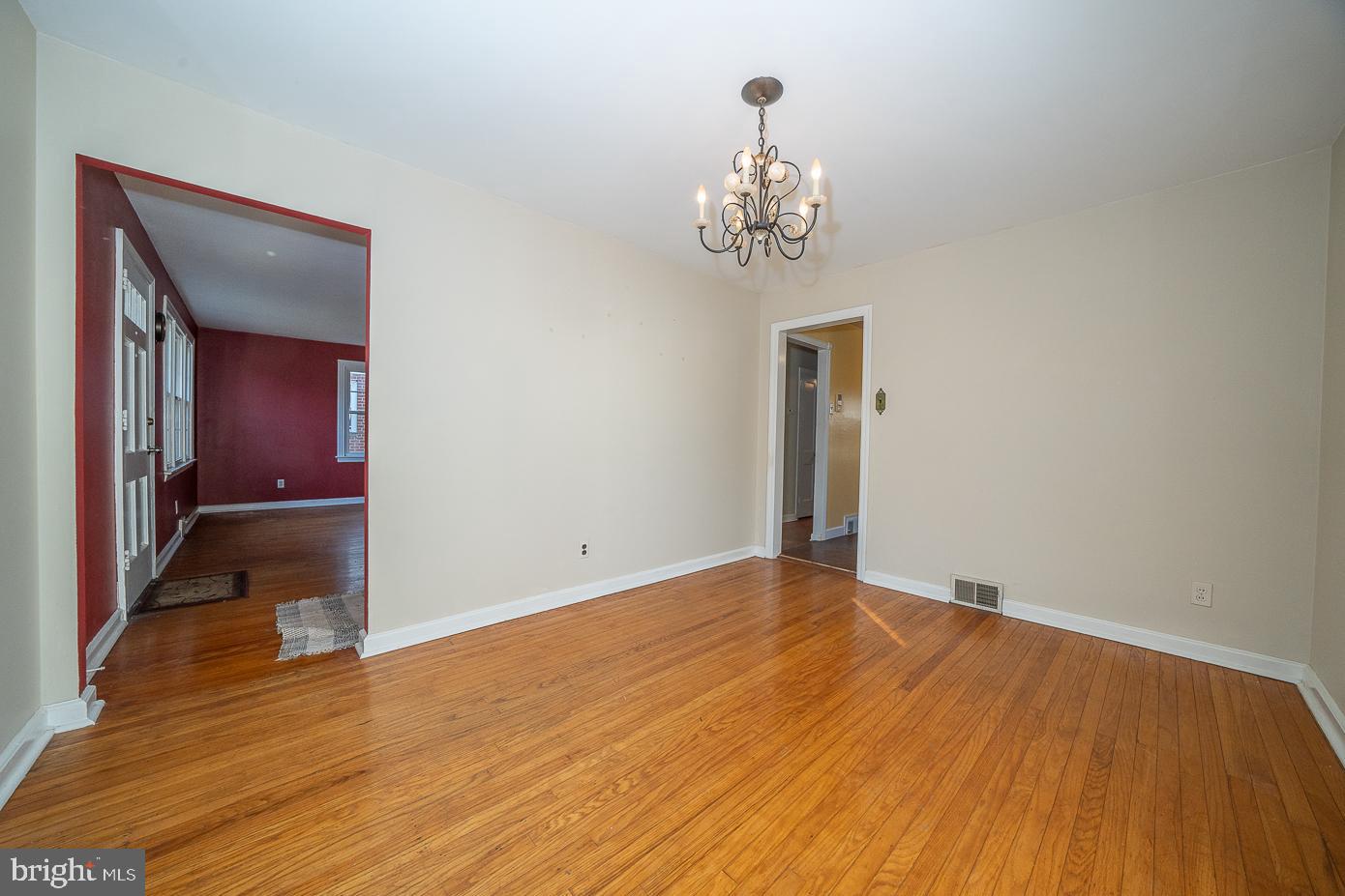 204 Golf Hills Road Havertown, PA 19083 - Photo 8 of 30