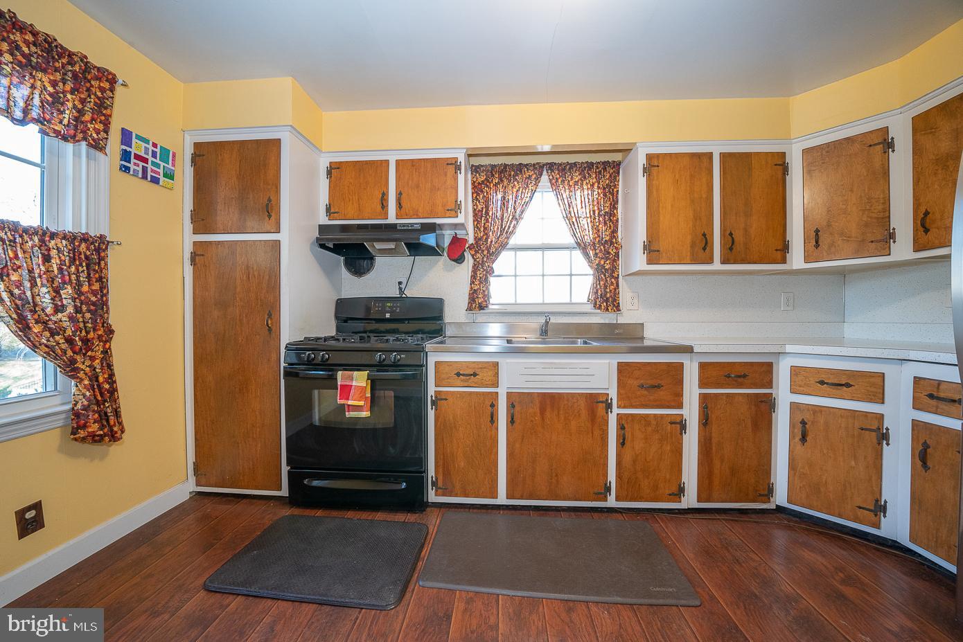 204 Golf Hills Road Havertown, PA 19083 - Photo 9 of 30
