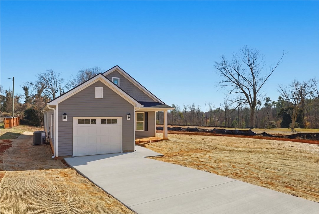 609 South Cherry Street Seneca, SC 29678 - Photo 4 of 24