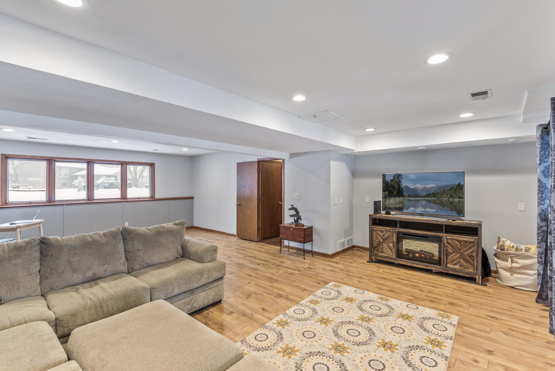 18212 Valley View Road Eden Prairie, MN 55346 - Photo 30 of 37 Gallery Image 30