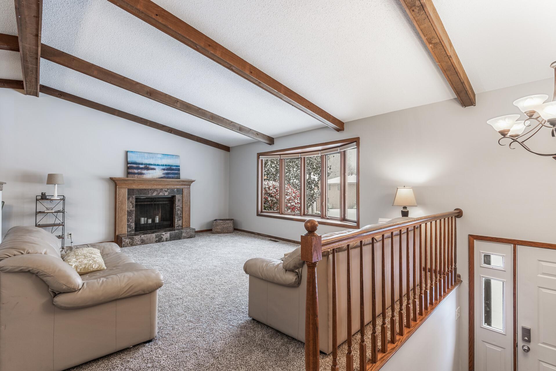 18212 Valley View Road Eden Prairie, MN 55346 - Photo 8 of 37 Gallery Image 8