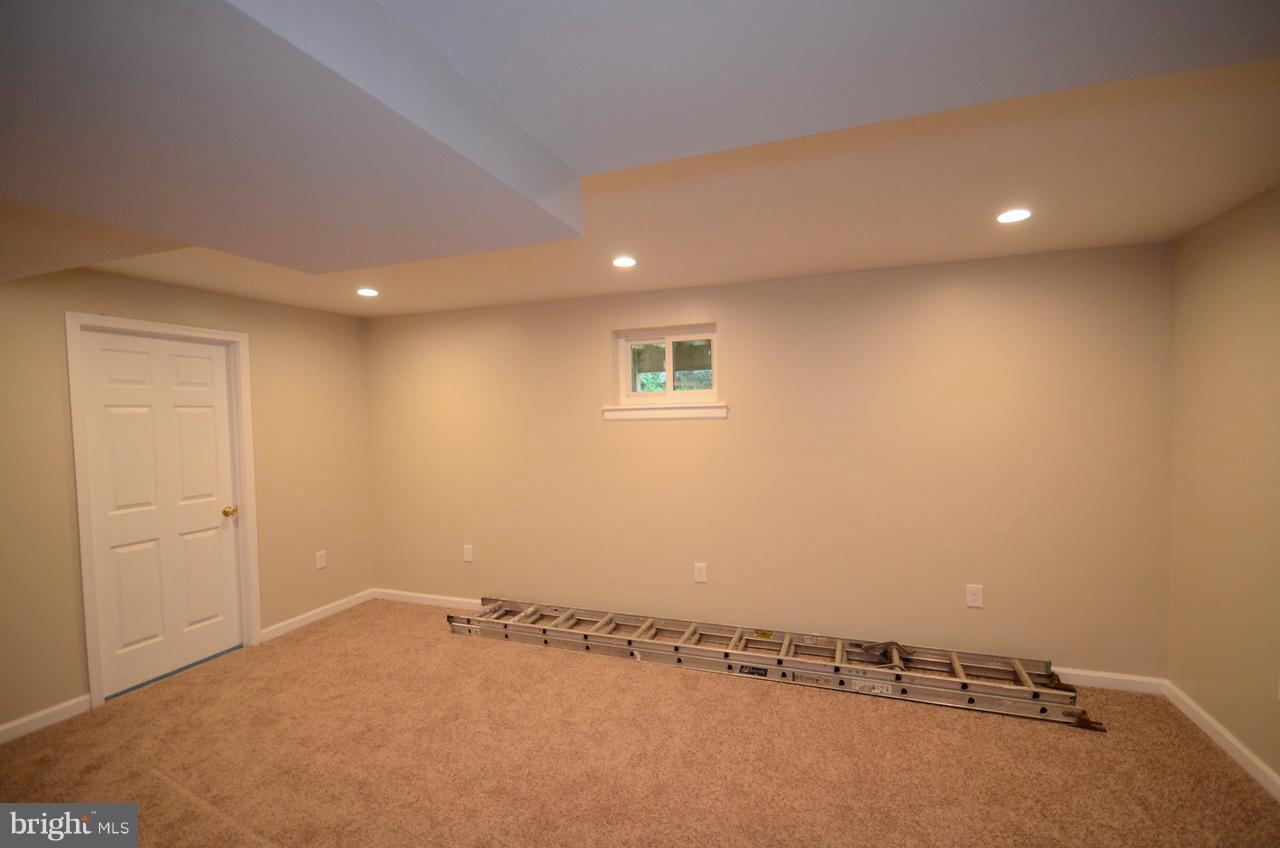 6007 Ladd Road Suitland, MD 20746 - Photo 15 of 29 Bath