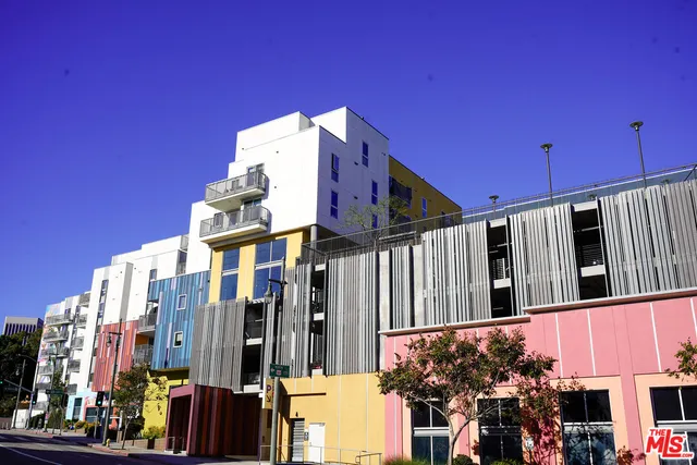 $2,398 | 555 North Spring Street, Unit A243, Los Angeles, CA 90012