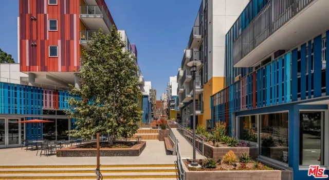 $2,398 | 555 North Spring Street, Unit A243, Los Angeles, CA 90012