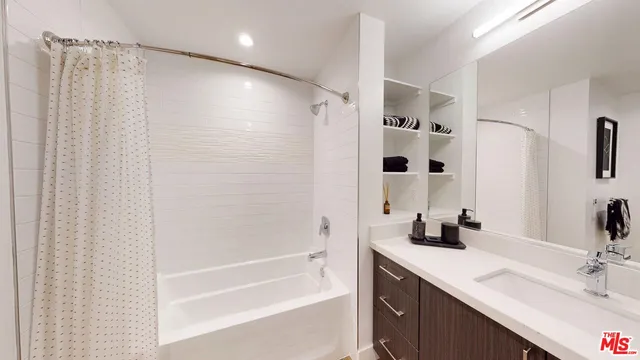 $2,398 | 555 North Spring Street, Unit A243, Los Angeles, CA 90012