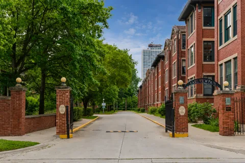 $239,000 | 5447 South E View Park, Unit 2, Chicago, IL 60615
