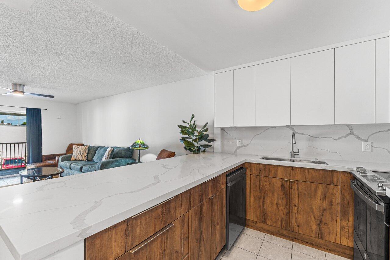 253 South Cypress Road, Unit 222 Pompano Beach, FL 33060 - Photo 8 of 40 011-253SouthCypressRoad-PompanoBeach-FL-