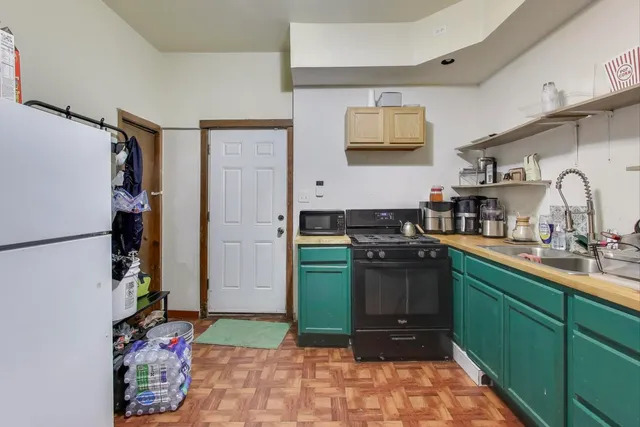 $249,000 | 401 South Cicero Avenue, Chicago, IL 60644