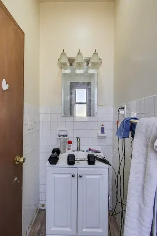 $249,000 | 401 South Cicero Avenue, Chicago, IL 60644