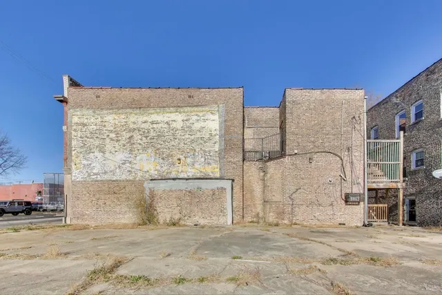 $249,000 | 401 South Cicero Avenue, Chicago, IL 60644