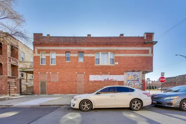 $249,000 | 401 South Cicero Avenue, Chicago, IL 60644
