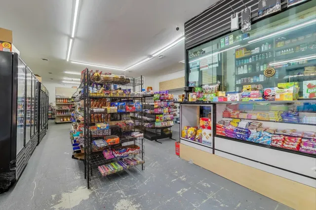 $249,000 | 401 South Cicero Avenue, Chicago, IL 60644