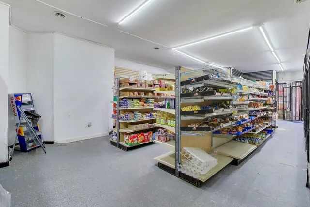 $249,000 | 401 South Cicero Avenue, Chicago, IL 60644