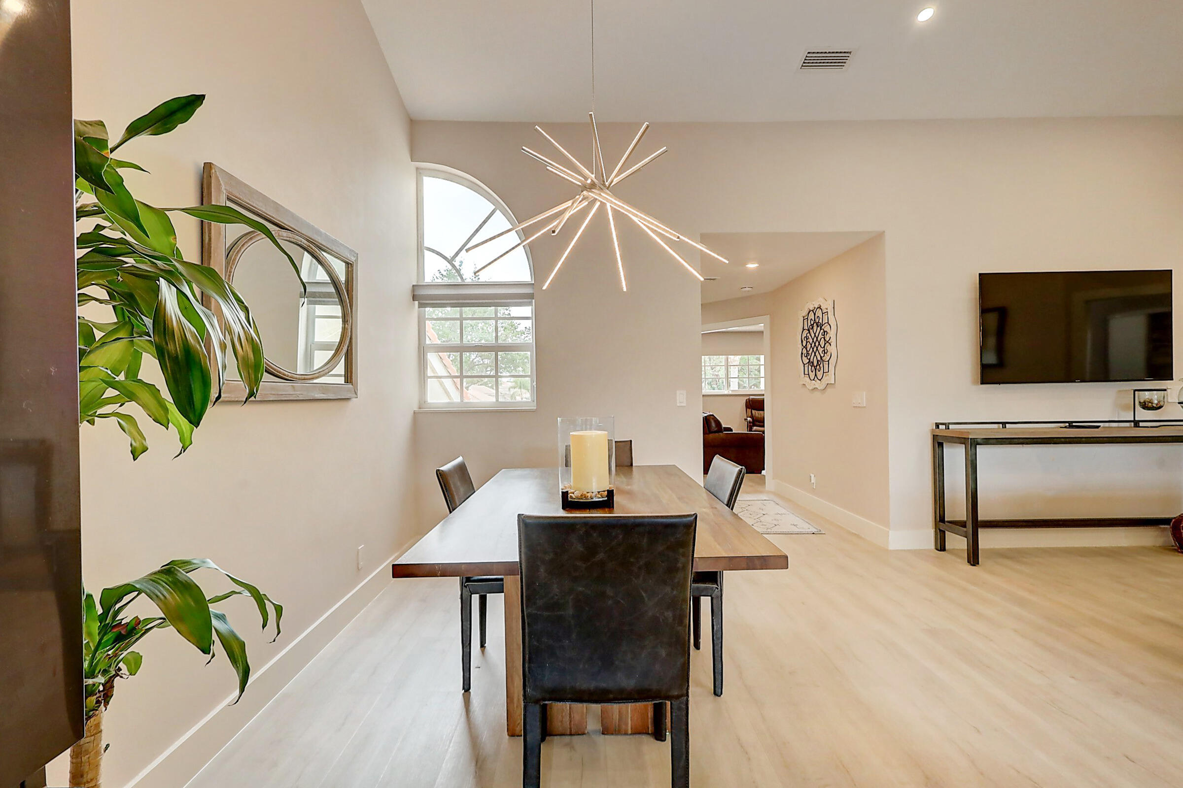 17256 Boca Club Boulevard, Unit 1402 Boca Raton, FL 33487 - Photo 11 of 33 Dining Area