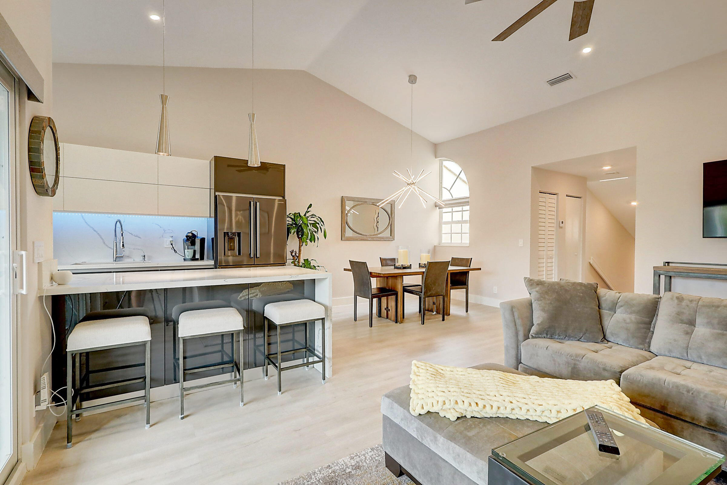 17256 Boca Club Boulevard, Unit 1402 Boca Raton, FL 33487 - Photo 12 of 33 Breakfast Bar Area