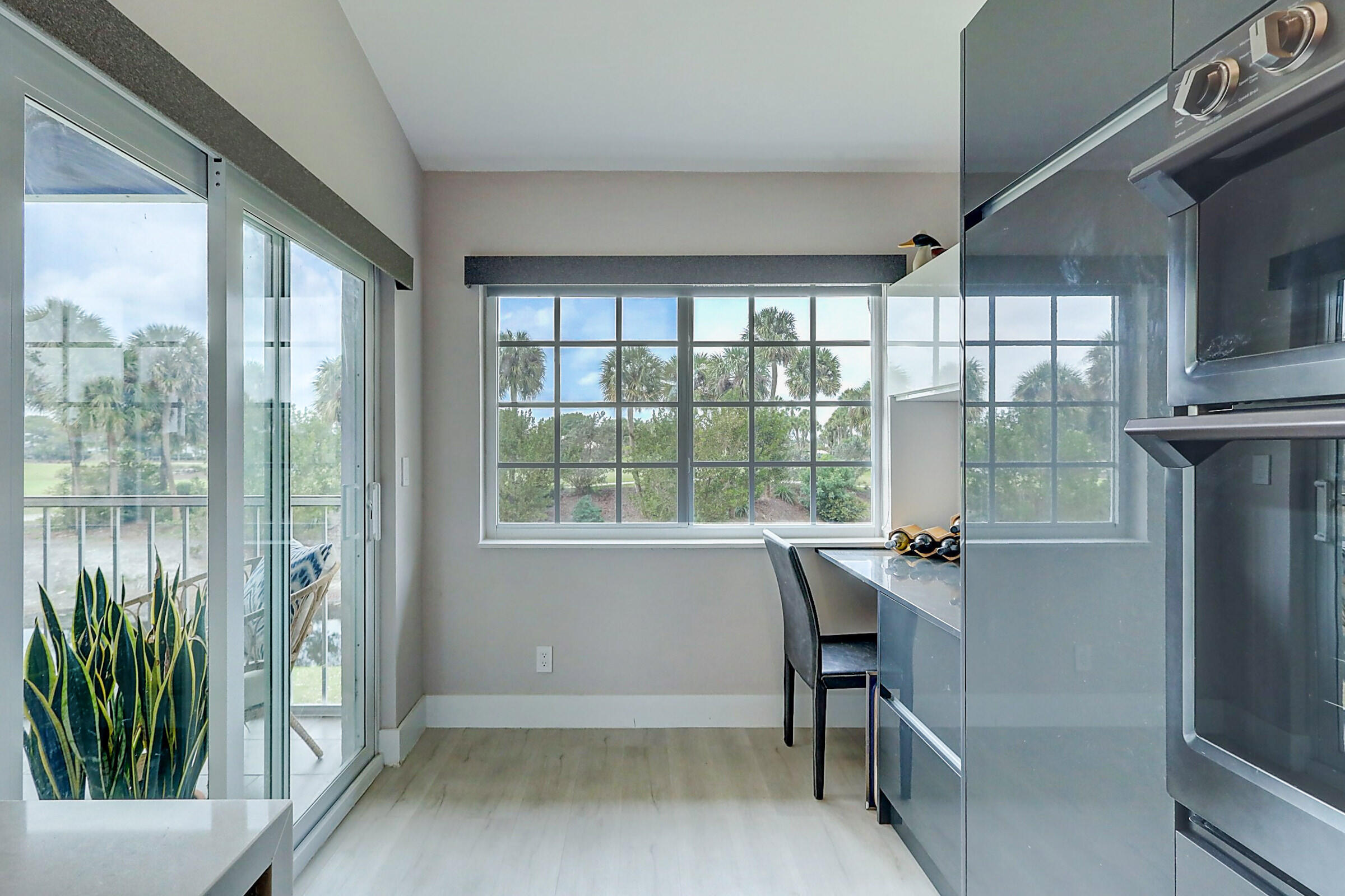 17256 Boca Club Boulevard, Unit 1402 Boca Raton, FL 33487 - Photo 19 of 33 Built In Office Space