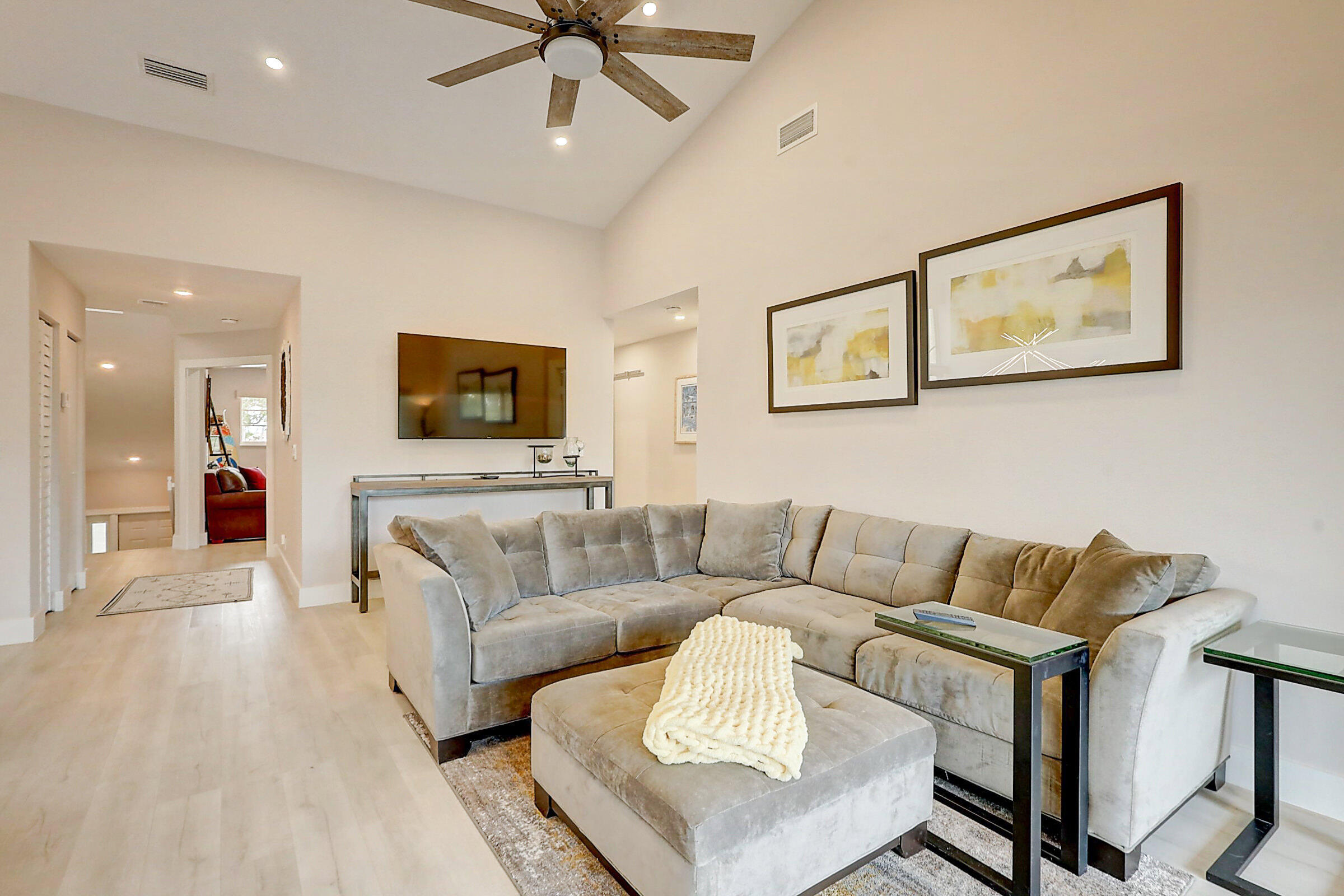 17256 Boca Club Boulevard, Unit 1402 Boca Raton, FL 33487 - Photo 9 of 33 Living Room