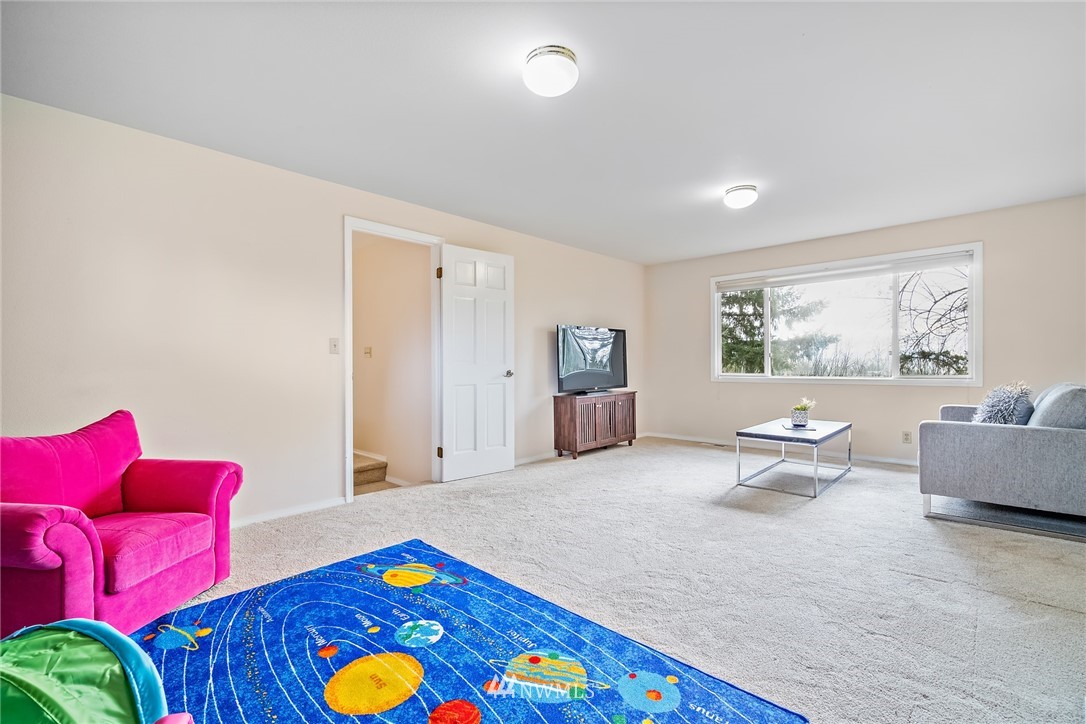 15516 93rd Court Northeast Bothell, WA 98011 - Photo 11 of 19 Gallery Image 11