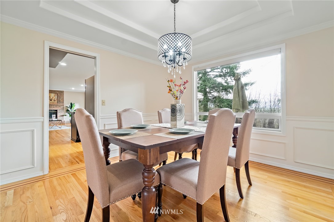 15516 93rd Court Northeast Bothell, WA 98011 - Photo 3 of 19 Gallery Image 3