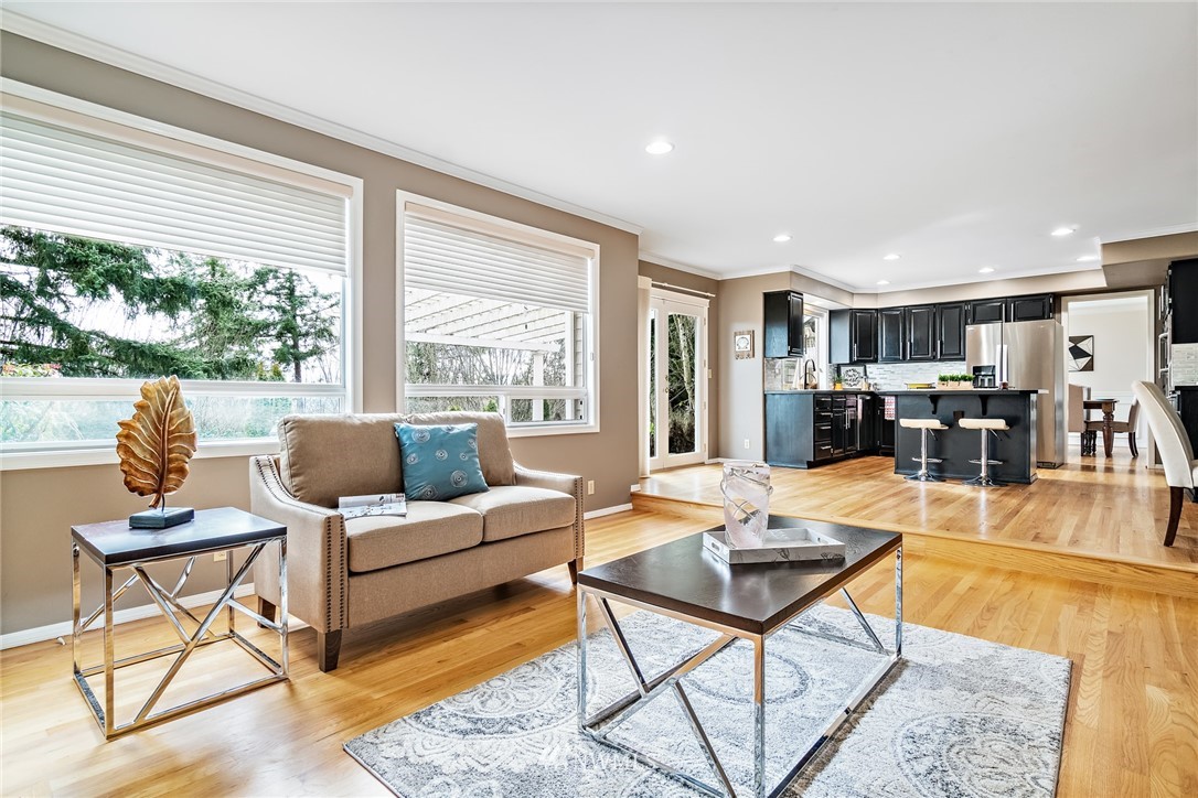 15516 93rd Court Northeast Bothell, WA 98011 - Photo 5 of 19 Gallery Image 5